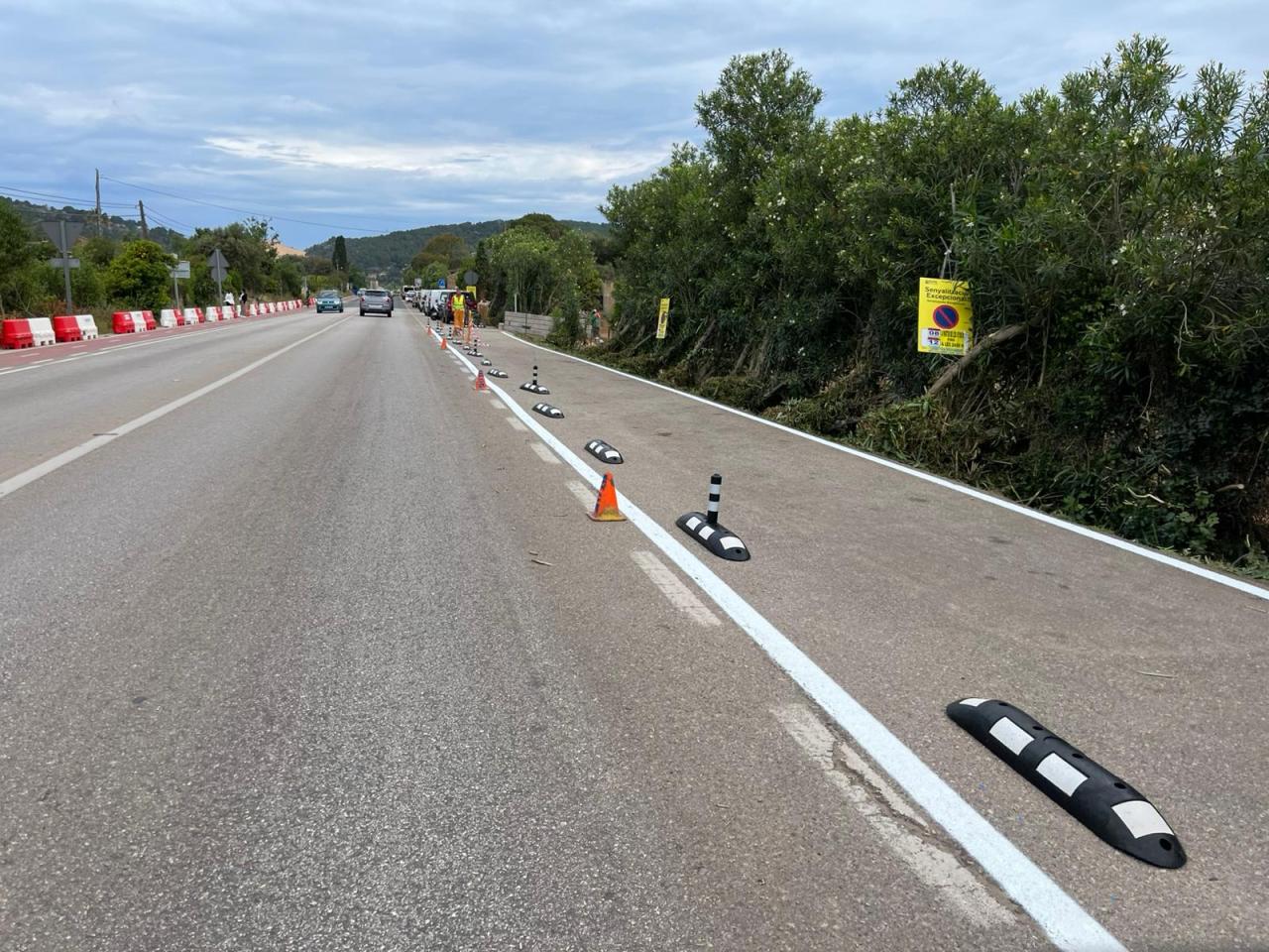 Eliminen més places d'aparcament de la carretera Desviament