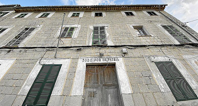 SOLLER - GUARDIA CIVIL - MES Y PSOE DEFIENDEN QUE LA CASA CUARTEL DE LA GUARDIA CIVIL SEA PARA VIVIENDA SOCIAL.