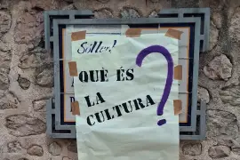 Apareixen cartells reivindicatius aferrats en diversos espais culturals