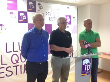 Els dirigents del Pi Josep Melià, Jaume Font i Antoni Pastor durant la compareixença d'aquest dijous.