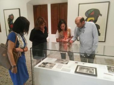 Fanny Tur visita l’exposició “Pablo Picasso i Joan Miró: Història d’una amistat” a Can Prunera