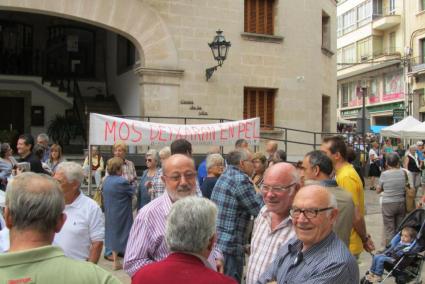 Un moment de la concentració a plaça.
