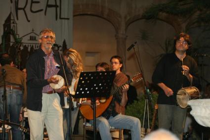 El músic i compositor Biel Majoral (a l'esquerra de la imatge) en una imatge d'arxiu.