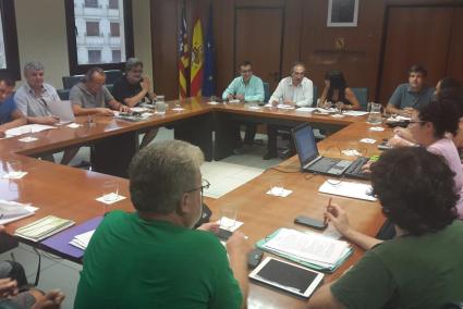 Reunió entre la Conselleria d'educació i els comitès de vaga el passat mes d'agost.