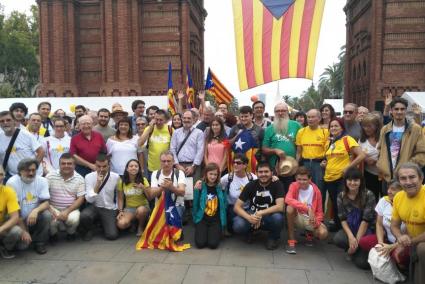 Un centenar d’illencs es desplacen a Barcelona per la Diada