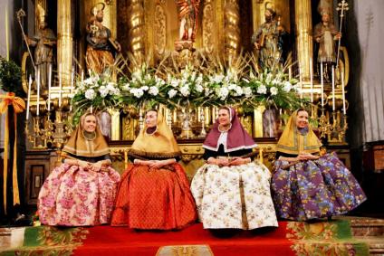 Les Valentes Dones 2013 (centre) amb les de l'any passat.