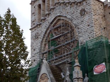 Acaben els treballs de la restauració de la rosassa de Sant Bartomeu