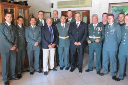 Grup de guàrdies de Sóller amb els batles de la Vall.