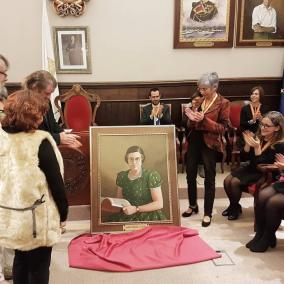 La cerimònia va finalitzar amb el descobriment del quadre de Margarita Comas.