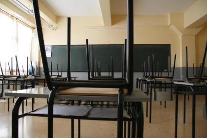 UOB Ensenyament «obre el servei d’assessorament i de demandes judicials als treballadors que vulguin reclamar el dret a ser indefinits no fixos».