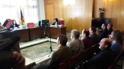 El judici ha quedat postposat fins als pròxims 5 i 6 de maig.