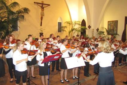 Un moment del concert dels joves músics.