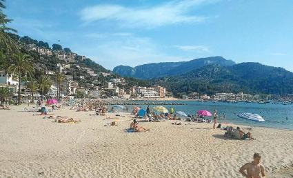 El Pacte es defensa de les crítiques dels hotelers i atribueix a causes externes el retard de les platges