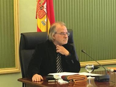 Per a Manresa, no s'ha reflectit l'exigència del requisit de català «per evitar impugnacions» i que es «dificultin» els processos de selecció donat que encara no està «consumada la recuperació de la llei» que permet recollir com a requisit l'exigència del català.