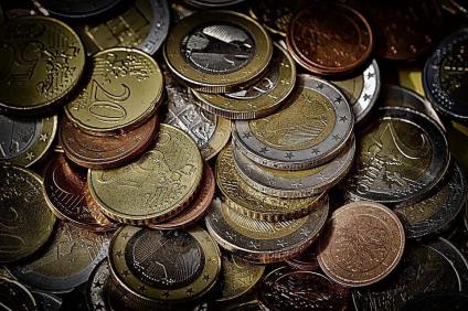 El Govern espanyol assegura que les Balears tindran «molt aviat» el nou finançament. Imatge d'arxiu de monedes d'euro.