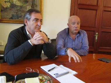 El batle, Carlos Simarro, i el gerent de la EFM, Jaume Caasnovas.