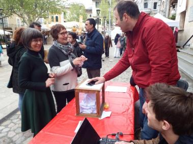 Un 95% de vots a favor de República front Monarquia com model d'Estat