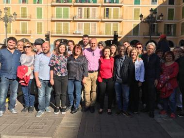 Ensenyat i la resta del grup de MÉS durant la Diada.