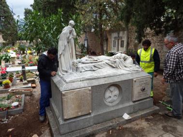 La comissió Llimona-Sóller demana més protecció pel cementeri i per als seus monuments