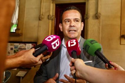 Fuster (PP) en declaracions davant els mitjans de comunicació.