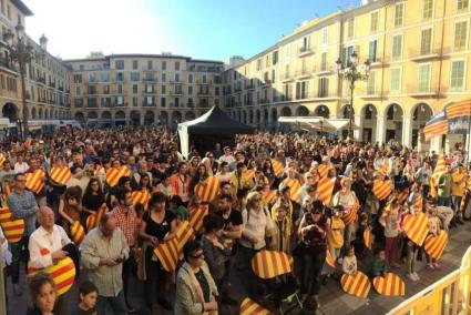 Milers de persones han participat en la Diada per la Llengua.