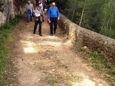 Deià 'destrueix' el camí de Llucalcari per complir el mandat judicial