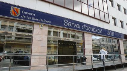 Les Illes Balears lideren el descens de l'atur mensual