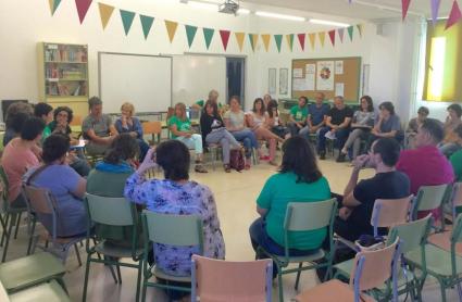 L'Assemblea de Docents decideix iniciar una campanya de denunicia de les ràtios il·legals