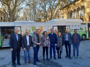 Hila i Armengol han assistit a la jornada de portes obertes de l'EMT.