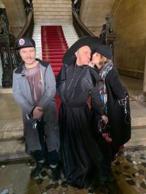 Fernando Estrella, al centre de la imatge, durant els actes de lectura del pregó de Sant Sebastià.