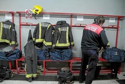 Cort ha precisat que «està en estudi» la reestructuració de les jornades laborals per «normalitzar l'excés de jornada que els bombers pateixen».