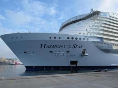 El GOB denuncia l'impacte social i ambiental dels 'megacreuers'