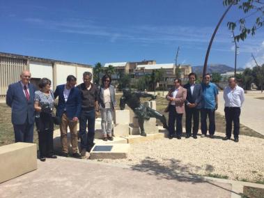 El campus de la UIB compta amb dues escultures de Jaume Mir 