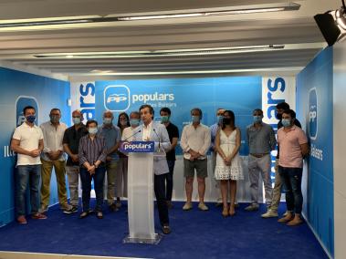 Company amb alguns batles i representants municipals del PP.