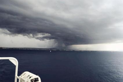 Imatge de la tempesta sobre l'illa de Mallorca.