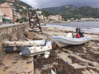 El vent de mestral causa danys al Port