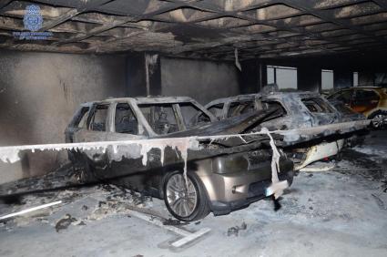 Sucesos.- SUST.-Detienen a un hombre por el incendio en el aparcamiento del aeropuerto de Palma