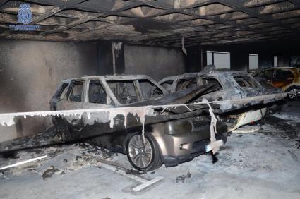 Sucesos.- SUST.-Detienen a un hombre por el incendio en el aparcamiento del aeropuerto de Palma