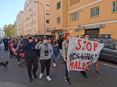 Un centenar de persones s'han manifestat aquest dissabte a Son Gotleu per reclamar un lloguer social digne.