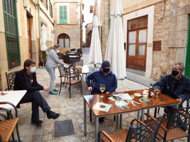 Fornalutx tanca restaurants i bars a les cinc per frenar contagis