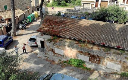 EL CONSISTORIO QUIERE CONSTRUIR UN NUEVO APARCAMIENTO EN EL PORT DE SOLLER .