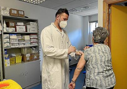 El PAC ja ha vacunat a tots els majors de 80 anys.