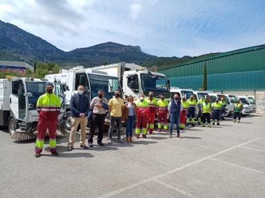 Carlos Simarro, Joan Ruiz, Carlos Darder i Xesqui Cortès amb els treballadors.