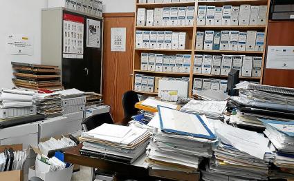 Molta documentació de l’Arxiu Municipal s’ha anat classificant i s’ha traslladat a Ses Escolàpies.