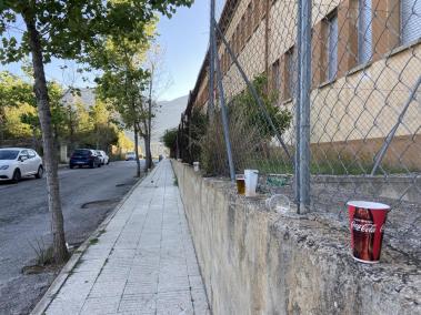 Desallotgen un macro botellot de més de 100 persones al Puig