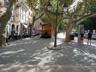 La plaça d’Espanya és la porta d’entrada de milers de turistes a l’any.