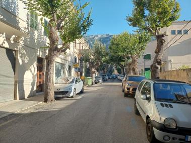 Gran Via és un dels carrers més transitats del centre de Sóller.