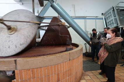 Can Det rep la visita de la consellera Mae de la Concha