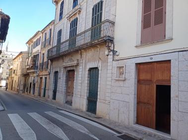 En l’actualitat al casc antic només es poden separa en pisos si la planta fa 120 metres quadrats.