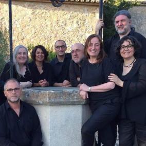 Toni Riutort, al centre de la imatge, amb els companys de Quinta Justa.